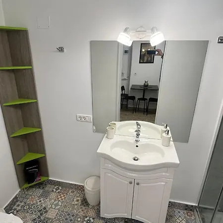 Prundului 31 *